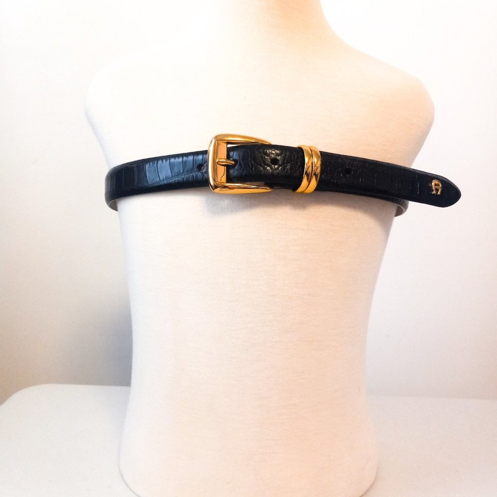 Etienne Aigner black leather belt small size gold hardware